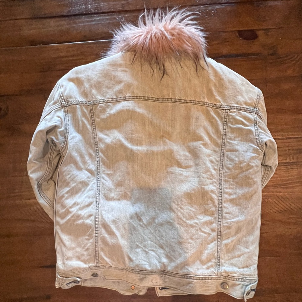 Used Ae Distressed Denim Jacket Medium - image 5